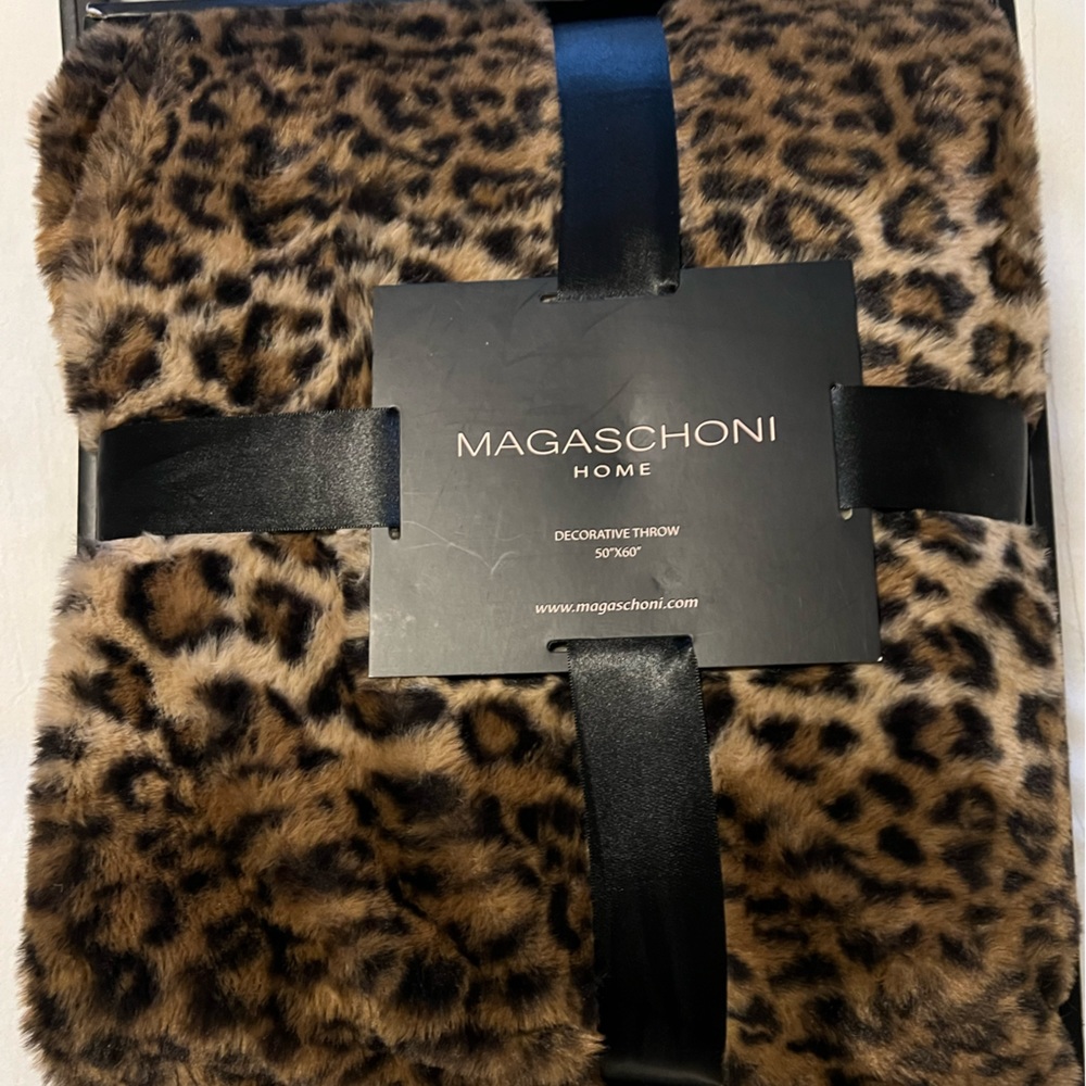 Animal print deluxe throw